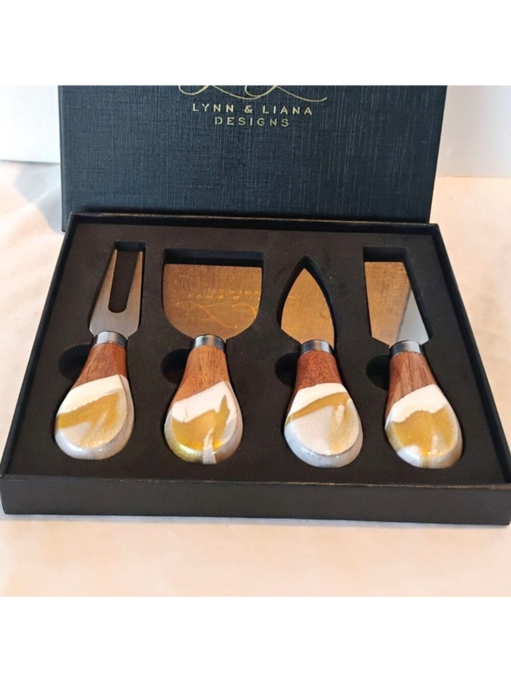 Lynn & Liana Designs Cheese Knife Set Wood Resin Handle Gold Glitter- NEW in Box - Picture 1 of 6